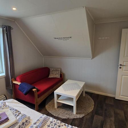 1 Room In The Yellow House, Close To Airport & Lofoten Evenskjer 외부 사진