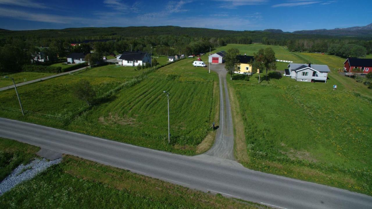 1 Room In The Yellow House, Close To Airport & Lofoten Evenskjer 외부 사진