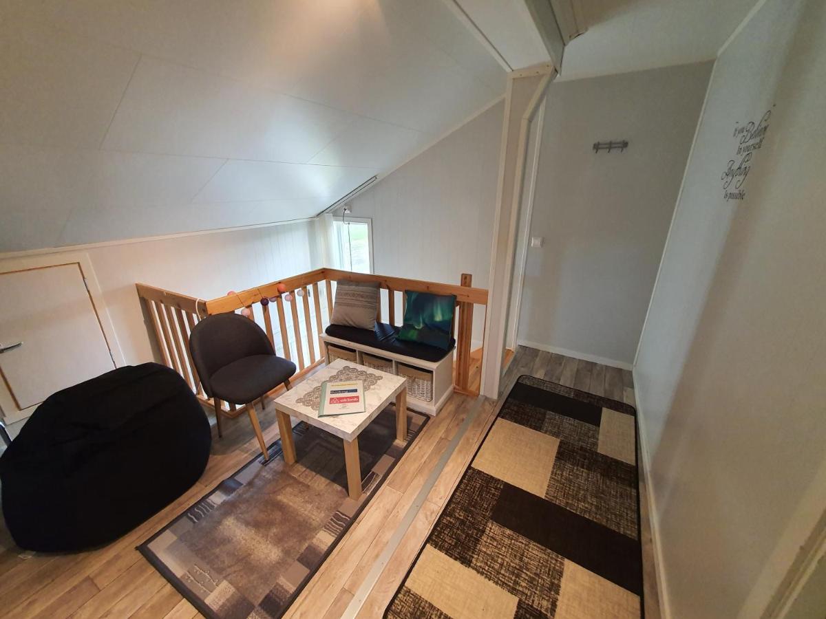 1 Room In The Yellow House, Close To Airport & Lofoten Evenskjer 외부 사진